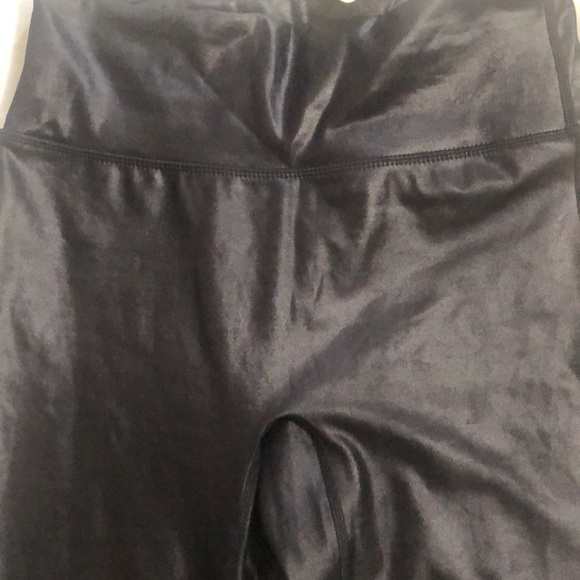 Fabletics Anywhere Motion 365, Khloe edit, high shine high waisted leggings - Picture 5 of 6